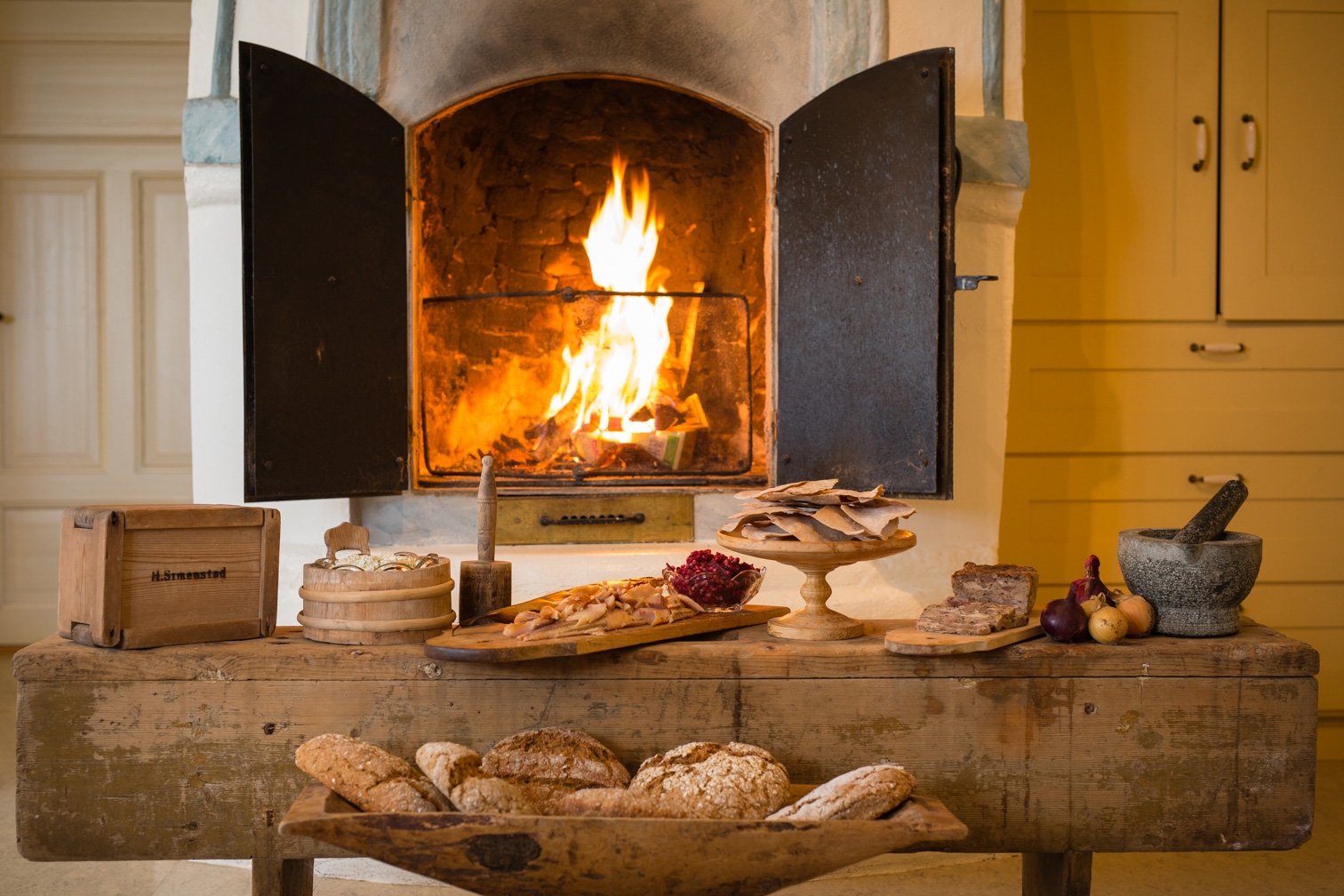 Flatbrød, bakst, peis, tradisjonskost, Simenstad gard